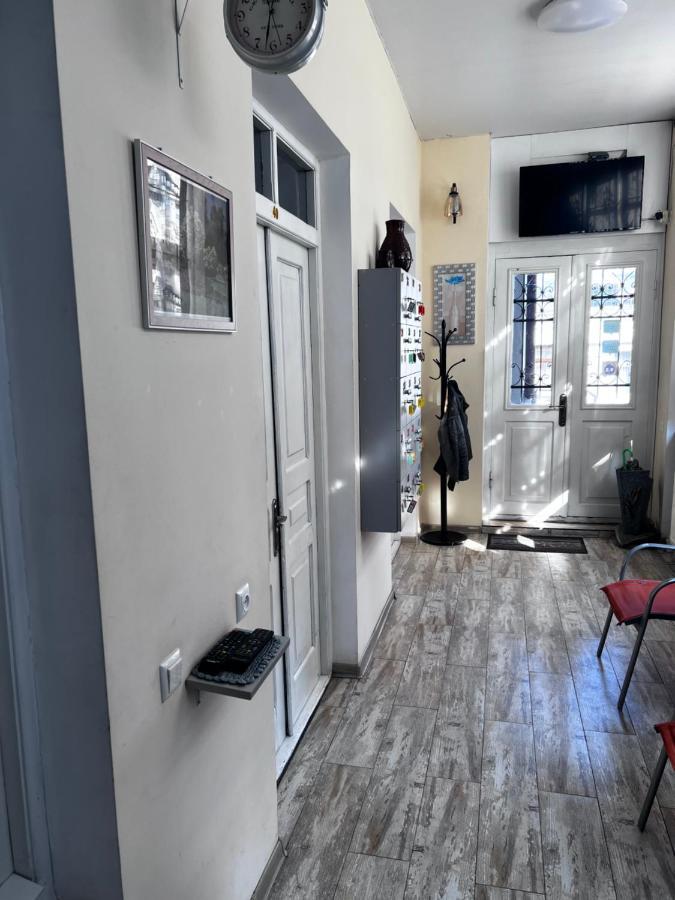 Tbil Home Hostel Tbilissi Extérieur photo